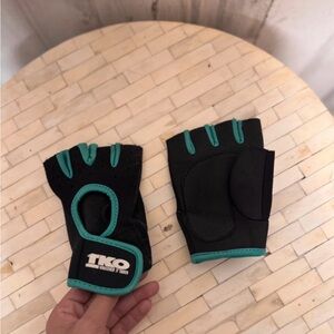 TKO Black and Teal Half-Finger Training Gloves